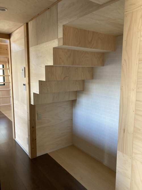 階段下収納スペース 階段下収納スペース