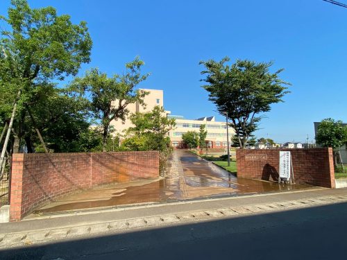 裏館小学校