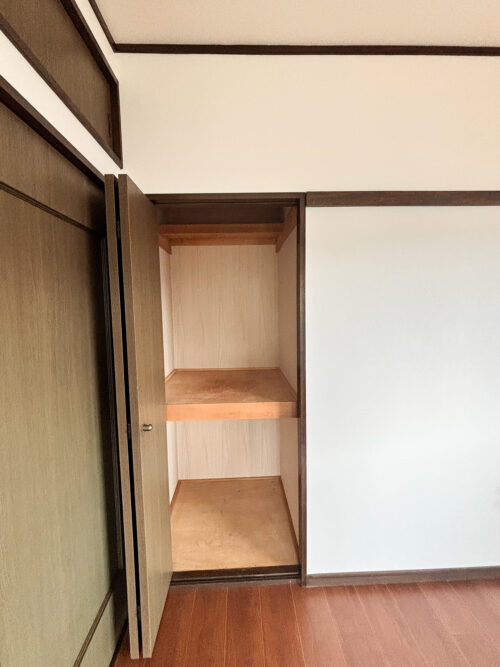 洋室　6帖　収納