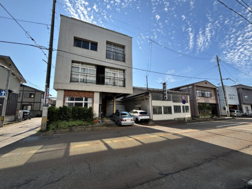 中古戸建 三条市 一ノ門2丁目（3階建 7DK）